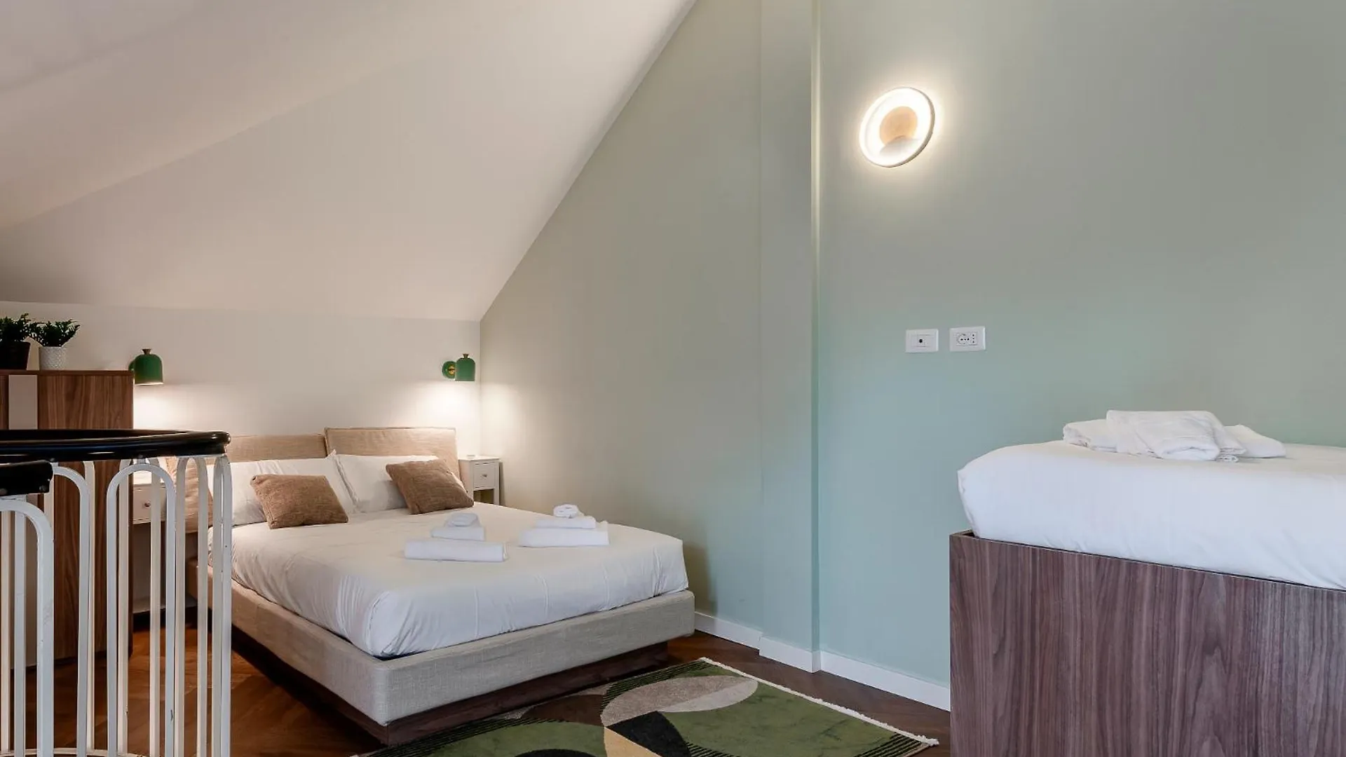 Stayeasy Argelati40 - Penthouse With 2 Bedrooms, 2 Bathrooms And Terrace - Navigli ミラノ アパート