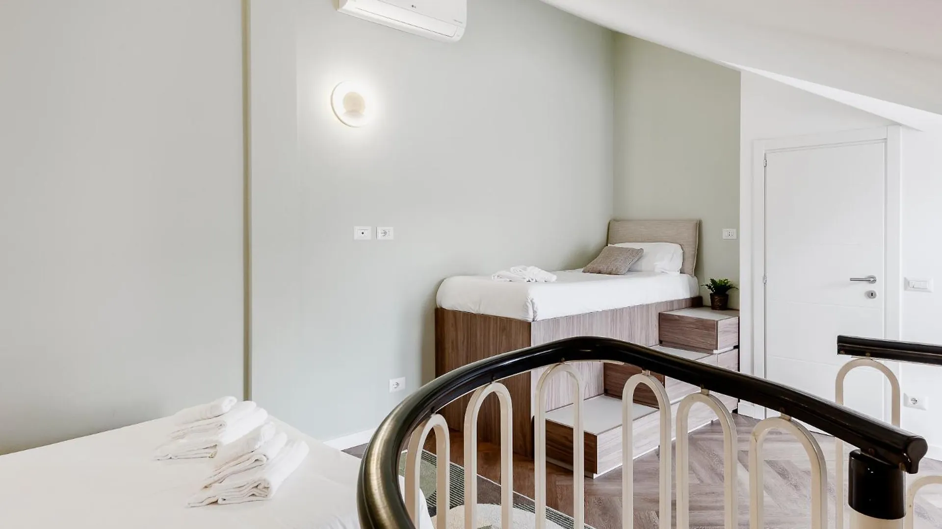 Stayeasy Argelati40 - Penthouse With 2 Bedrooms, 2 Bathrooms And Terrace - Navigli ミラノ イタリア