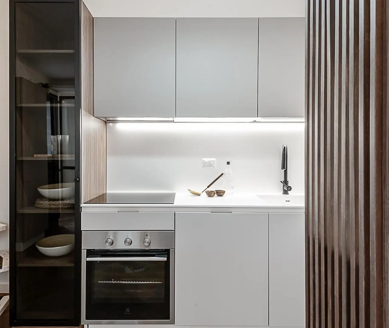 Stayeasy Argelati40 - Penthouse With 2 Bedrooms, 2 Bathrooms And Terrace - Navigli ミラノ アパート